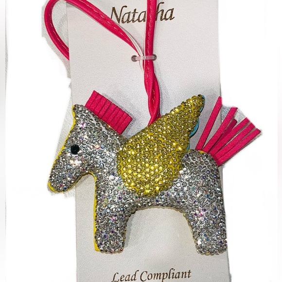 NWT ⚜️💖⚜️ Natasha Couture Adorable Pegasus Keychain Bag Charm - Picture 4 of 13